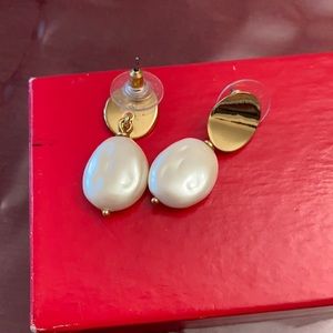Custom pearl earrings with gold